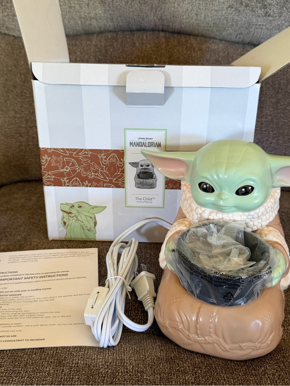 Scentsy The Child Baby Yoda Grogu Warmer Mandalorian Star Wars Discontinued